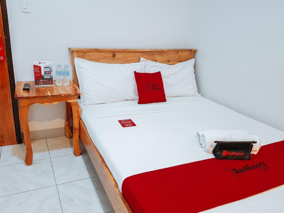 Totolan Reddoorz Near Ramiro Community Hospital酒店 外观 照片