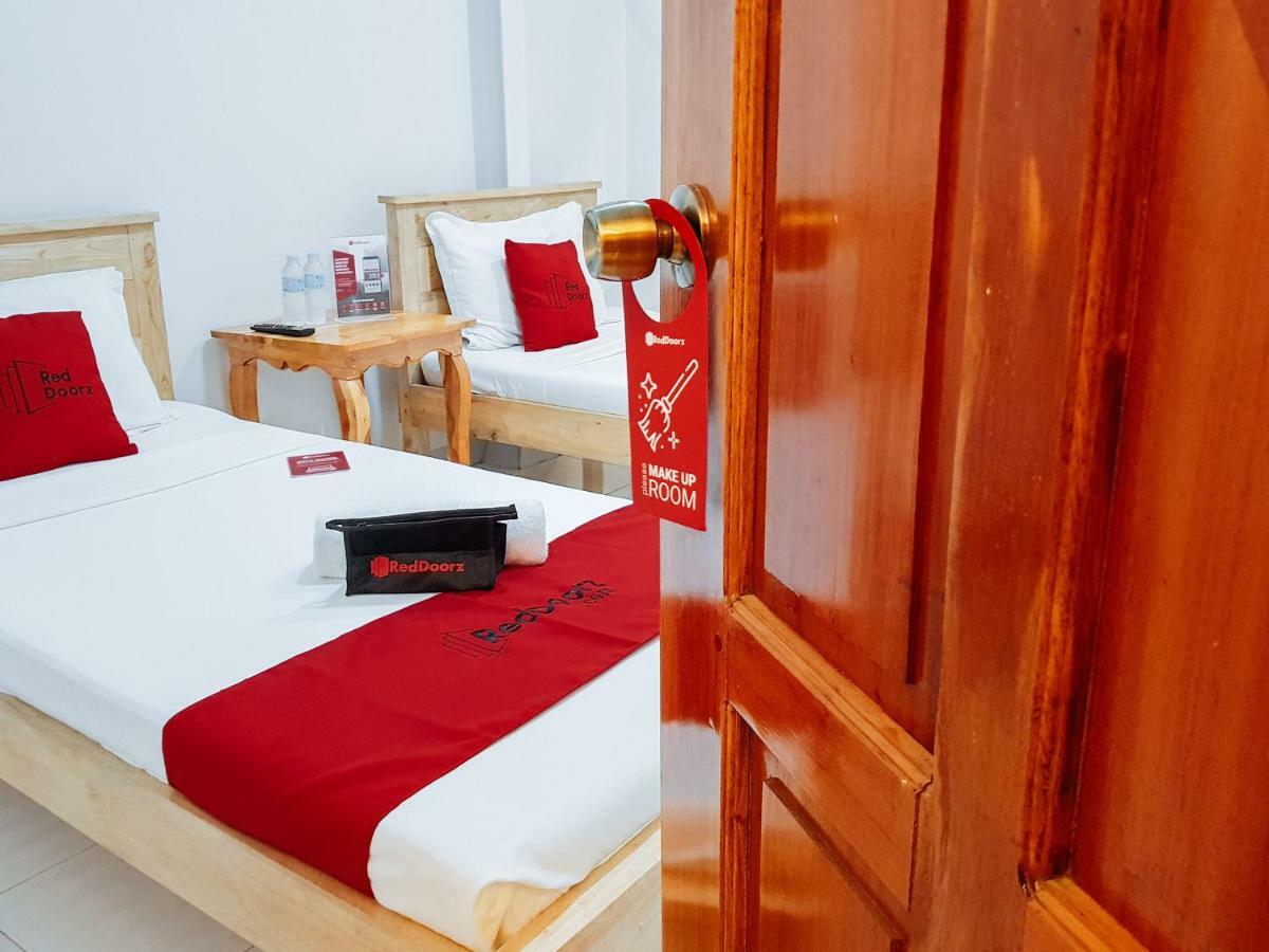 Totolan Reddoorz Near Ramiro Community Hospital酒店 外观 照片