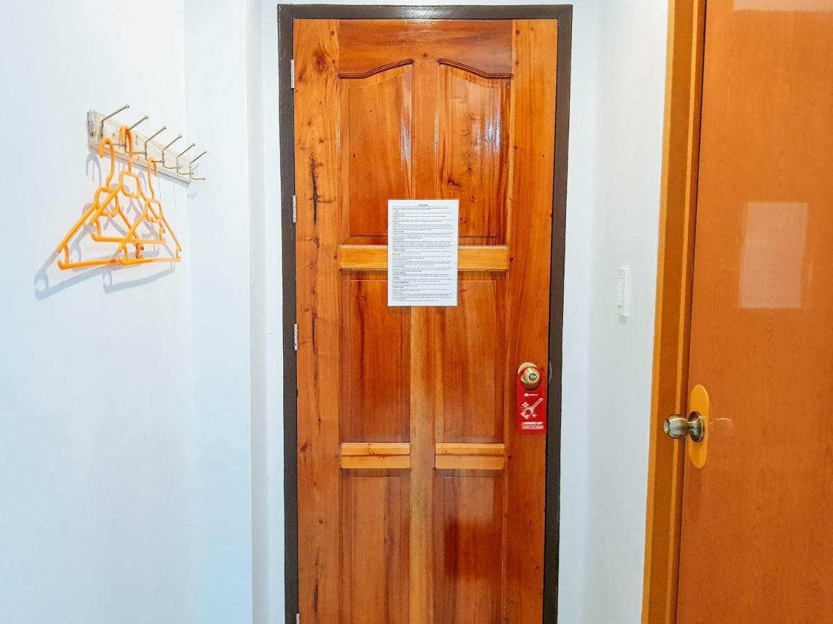 Totolan Reddoorz Near Ramiro Community Hospital酒店 外观 照片
