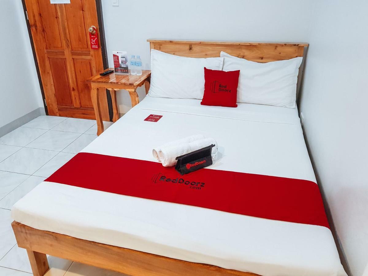 Totolan Reddoorz Near Ramiro Community Hospital酒店 外观 照片