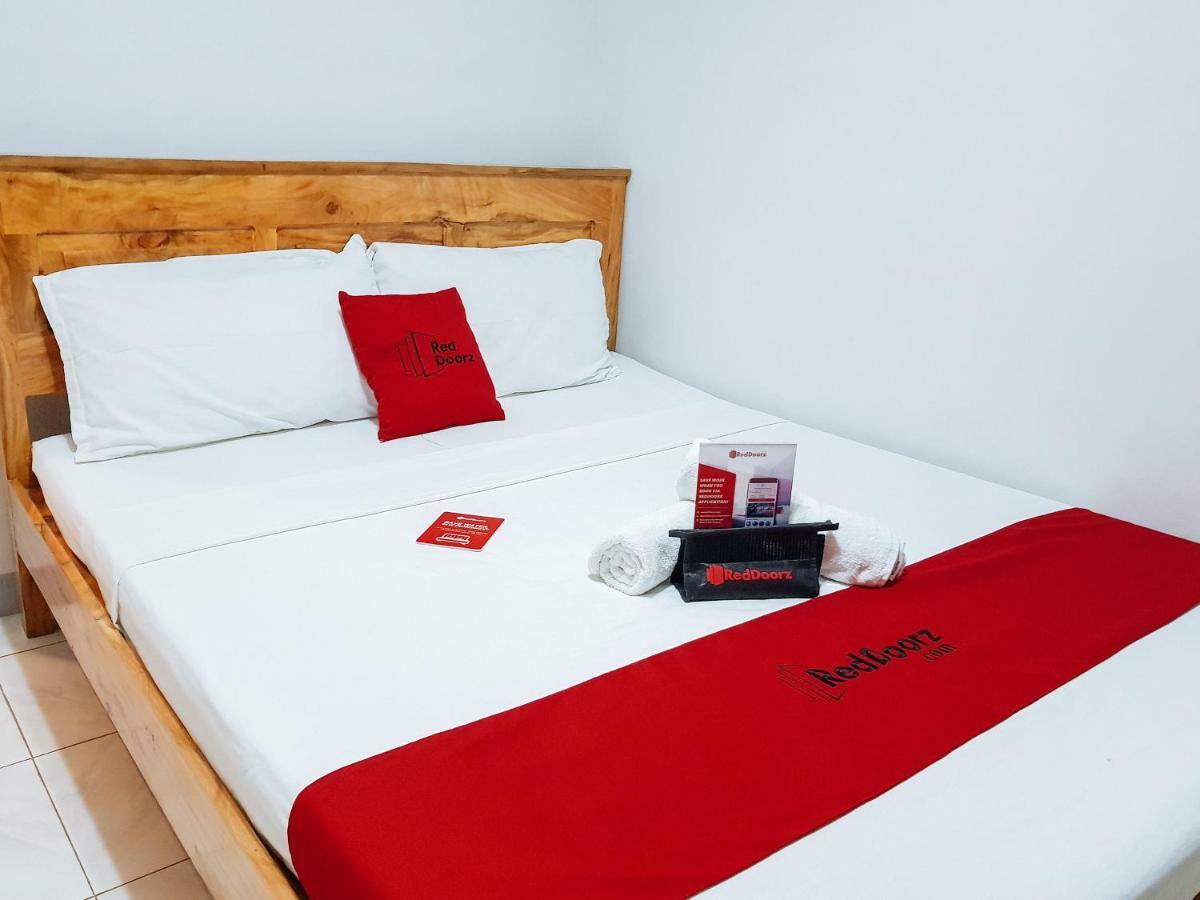 Totolan Reddoorz Near Ramiro Community Hospital酒店 外观 照片
